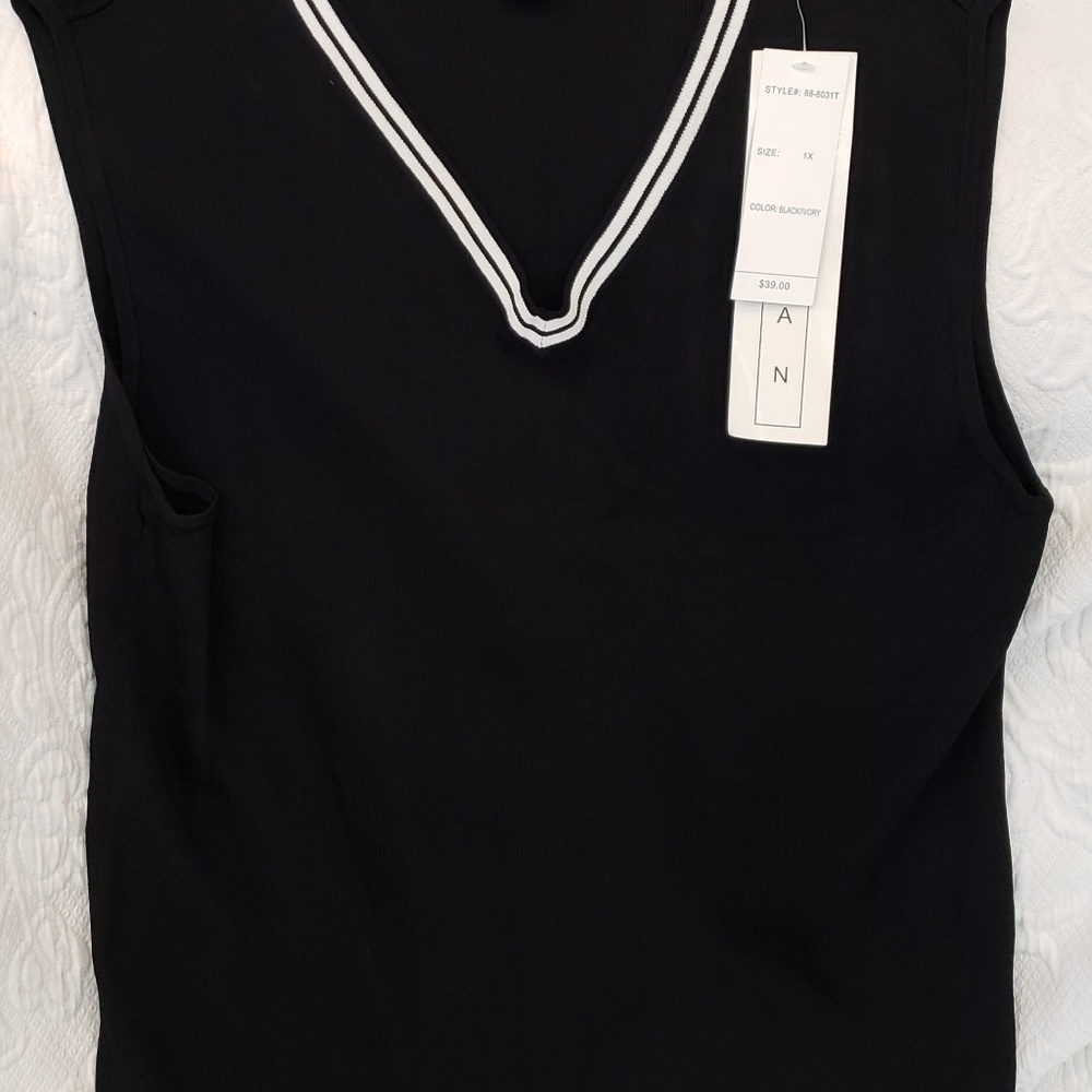 NWT Womans Top 1X